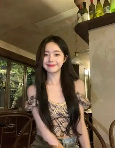 黄子韬与女网红张允恩恋爱多件同款被扒?