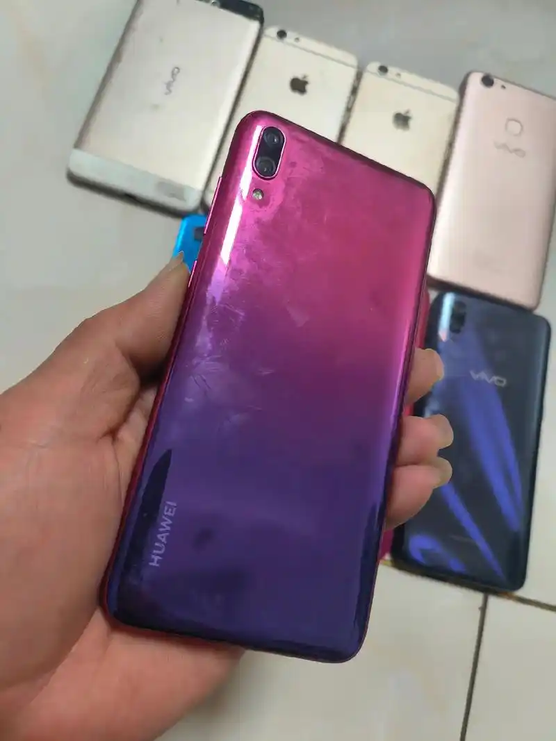 废旧手机回收 ,华为畅享9前两个月卖100最低,现在卖40 - 抖音