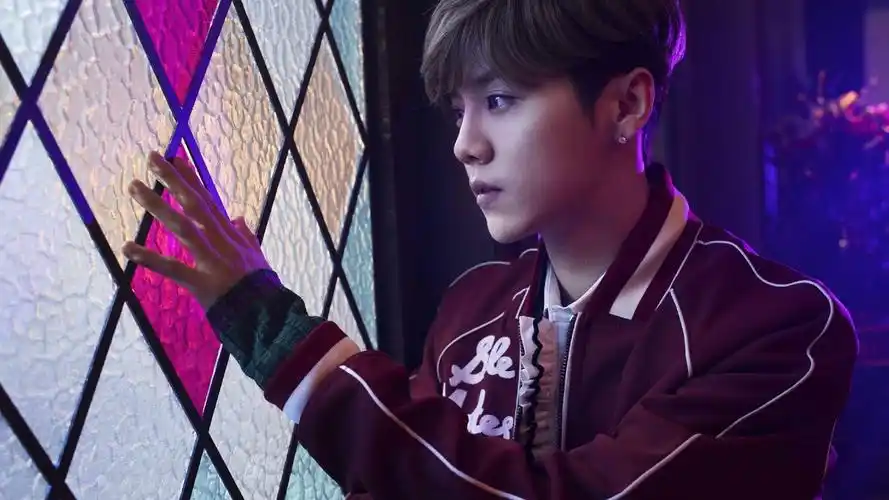 鹿晗明星风尚壁纸11