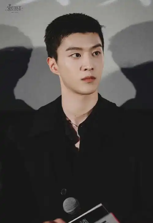 提名@范丞丞adam0616加上优秀的五官,鲨疯了鲨疯了,这谁能顶得住呀