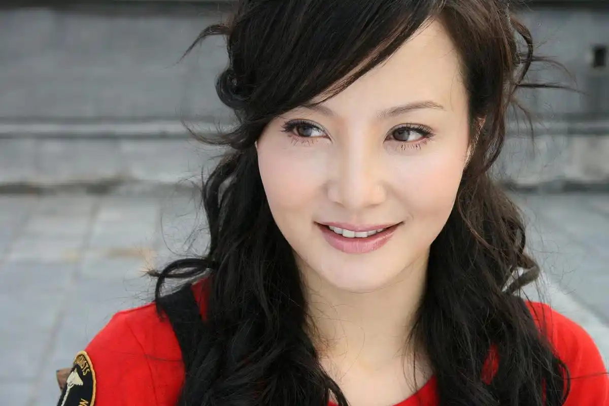 i>(又称大陶红) /i>,1969年5月11日出生于重庆市忠县,中国内地女演员