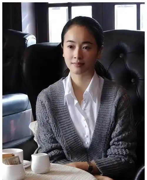 氧气美人左小青:为艺术献身成就《天道》,绯闻男友遭郝蕾内涵_郭家铭