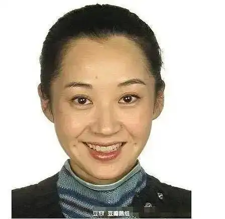 明星证件照比美,杨幂灵气,赵丽颖眼袋严重,她怎么这么憔悴?