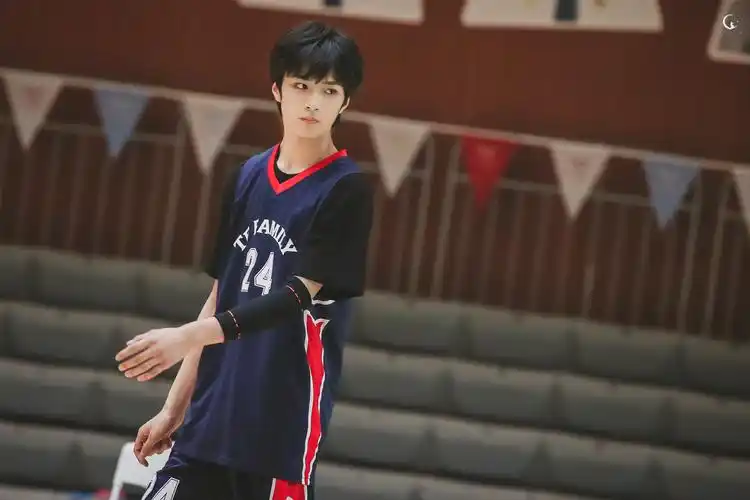 刘耀文 - 堆糖,美图壁纸兴趣社区