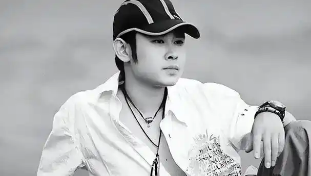 本文将从刀郎的成长经历,音乐事业的发展以及个人生活等方面,对他的