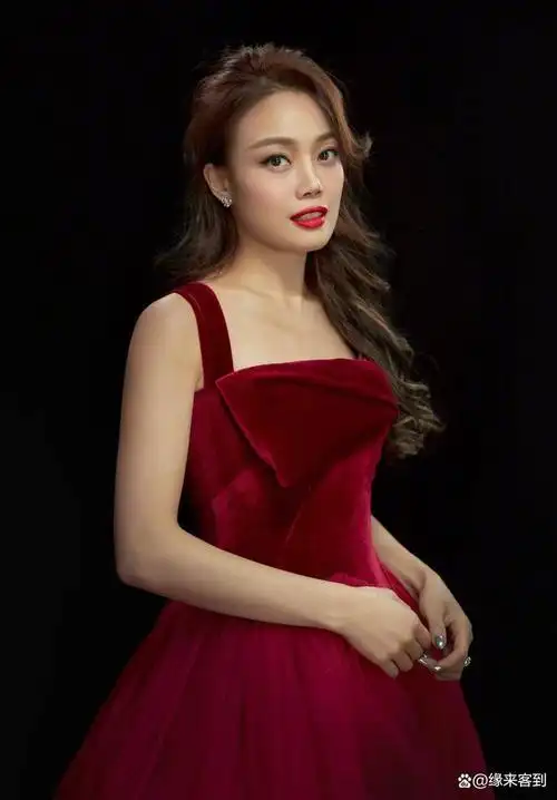 香港天后容祖儿,在乐坛的舞台上,光芒四射,成绩表次次满分.