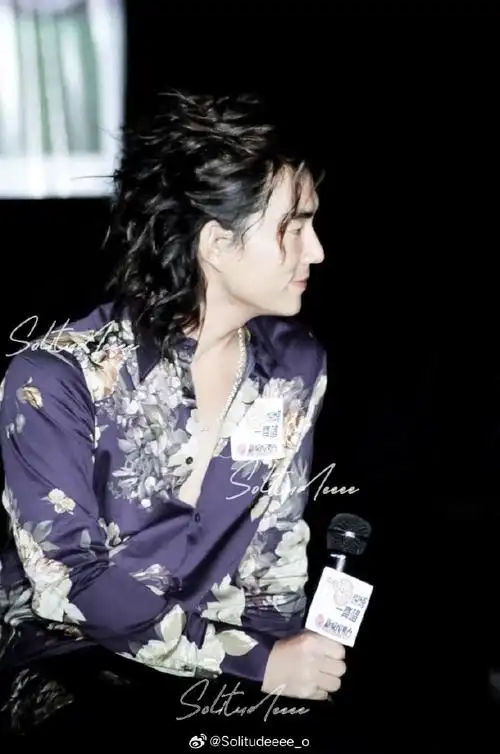 任贤齐超话9090我真的太爱长发了!