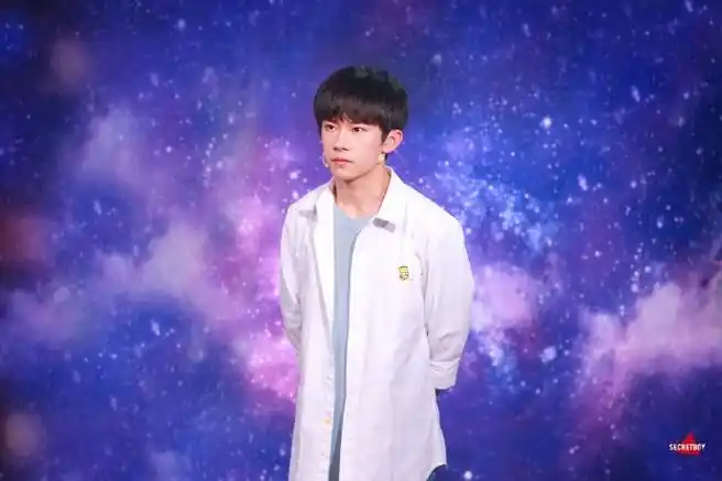 易烊千玺电影小小的我