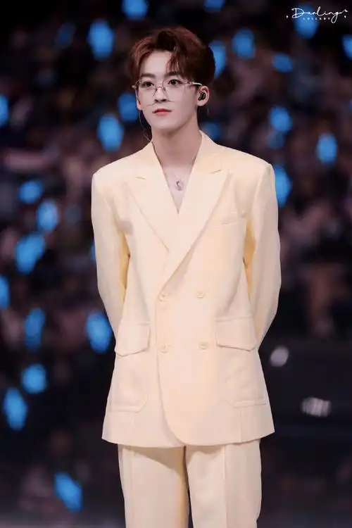 何洛洛粉丝无人机应援