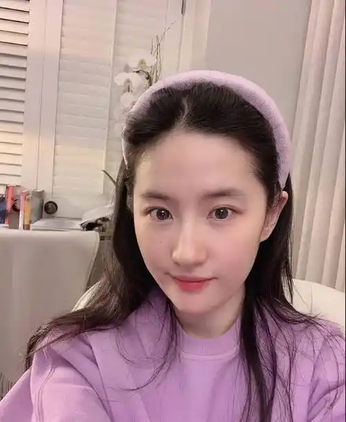 脸上有这5个特点的女生,是标准的素颜美女,不化妆都招异性喜欢_感觉