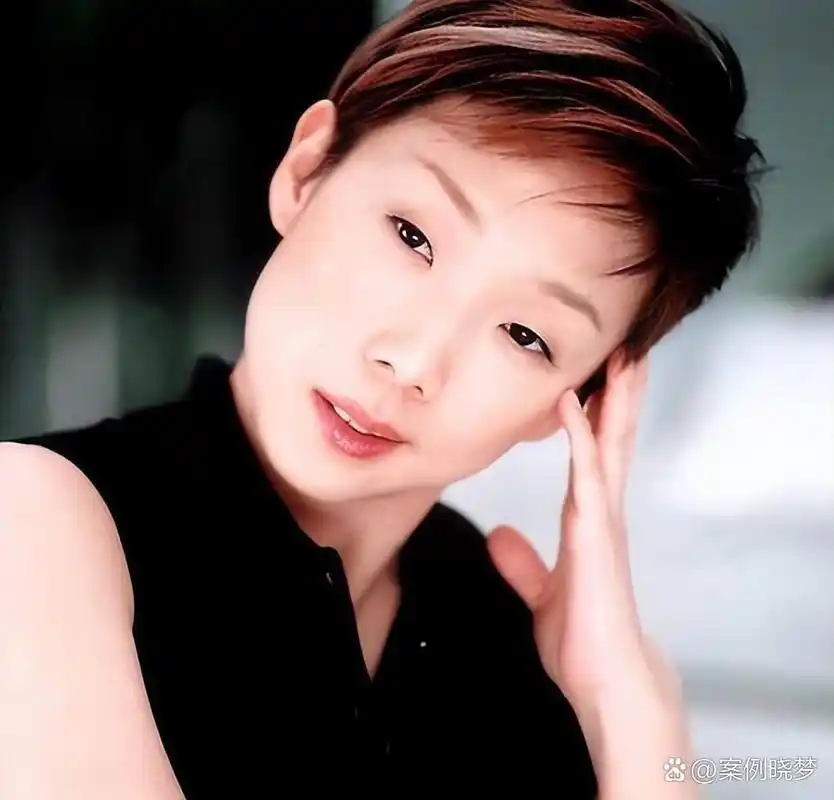 林忆莲:音乐界的翘楚 林忆莲宣布复出,57岁的她依旧容光焕发,她的音乐