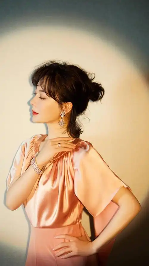 演员陈数,知性优雅,精彩作品无数,来看她美美哒照片