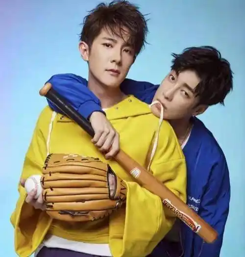 35岁季肖冰隐婚生子,禁烟区当孕妻面吸烟,曾和迪丽热巴演cp!