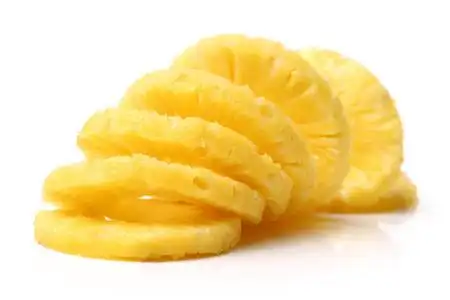 腌渍菠萝切片照片