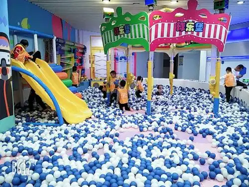 《摩天轮》球乐堡宝贝最喜欢玩的地方!