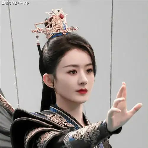 赵丽颖庆功宴引爆网络,网友:颜值,才华,幽默,三合一完美艺人