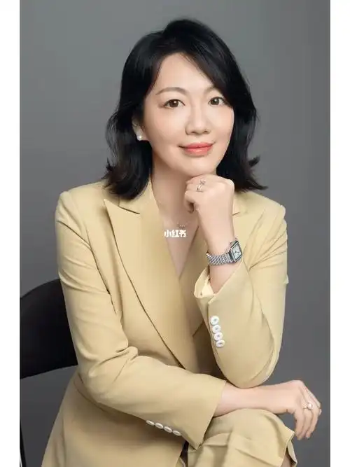 天真蓝职业形象照