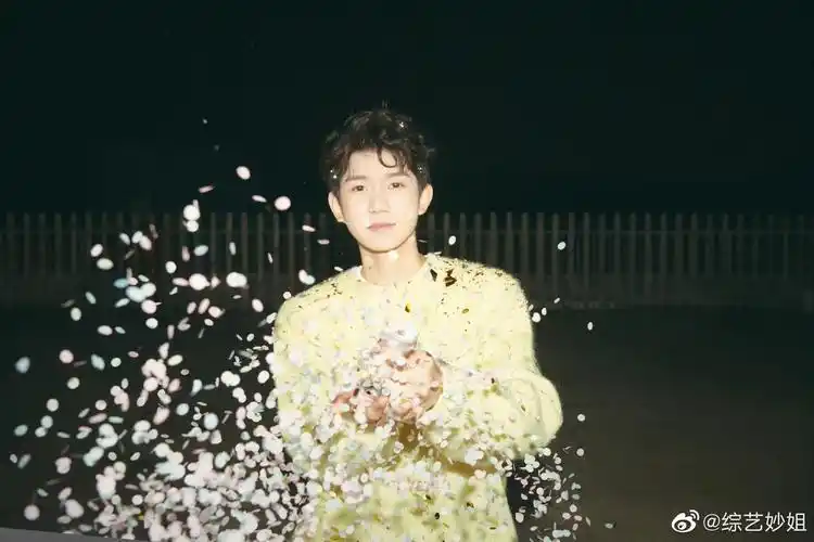 时代少年团发文为王源庆生祝师兄生日快乐欢笑好运常伴