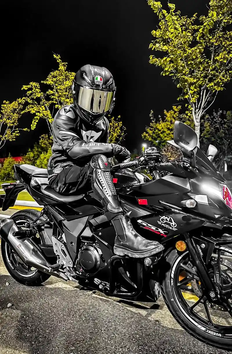 无所求便会满载而归 爱自己始终是最浪漫的开始#机车 #机车男 - 抖音