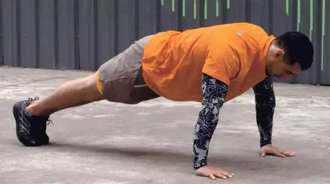 中国健美第一人鹿晨辉肌肉维度真劲爆人称中国第一巨兽