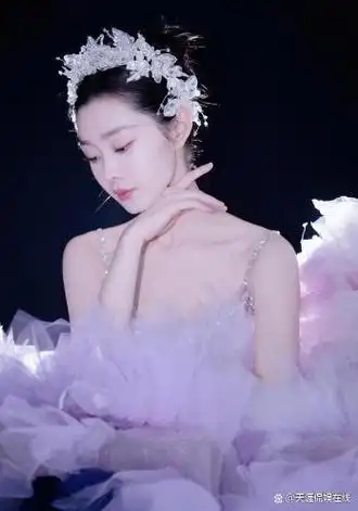 宋轶旗袍秀惊艳四座a4腰似刀翘臀迷人魂谁看了不心动