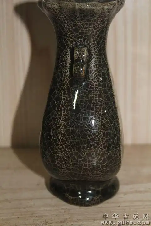 溪口官窑双耳瓶高13厘米宽7厘米