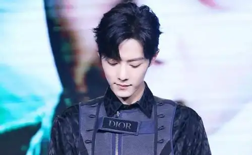 人气越火笑容却越假大批粉丝要脱粉肖战开始走下坡路了么