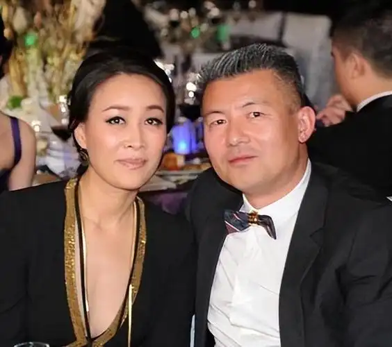 孟桐:爱上未婚生子的那英,婚后把她宠成宝,待继子比亲生的还好