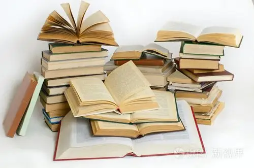 许多书籍都是光的表面照片-正版商用图片0e014g-摄图新视界