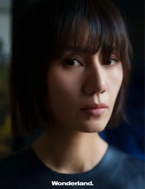 袁泉wonderland封面大片##袁泉春日油画感大片#在纷繁复杂的生活中