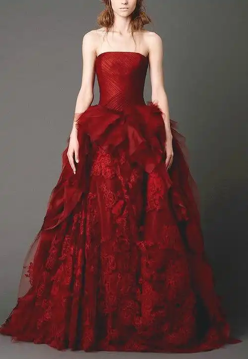 vera wang经典红色高定婚纱礼服:绮丽奢华梦境,绚烂花卉裙摆|王薇薇