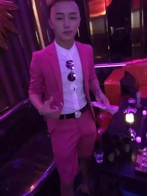 夜店男模的自我救赎:从日入过万到身无分文