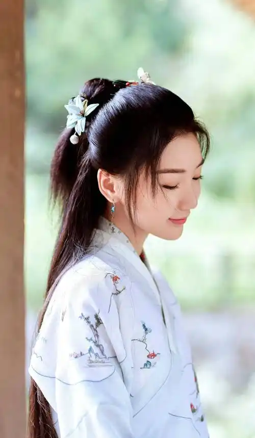 毛晓彤精美图集优雅精致