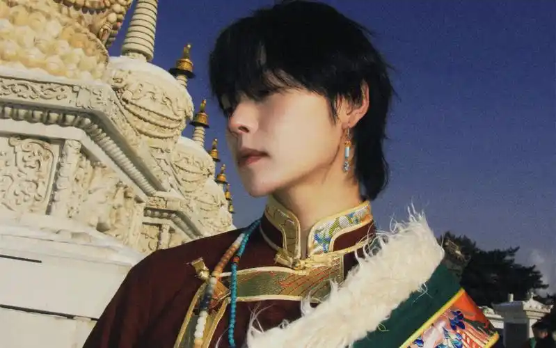 【肖宇梁张起灵】有人能懂我的点吗,这身装扮真的.