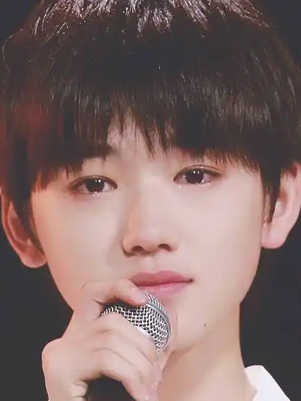 宋亚轩超话#宋亚轩十八踔厉风禾尽起#他哭起来让我心碎92可是哭得真