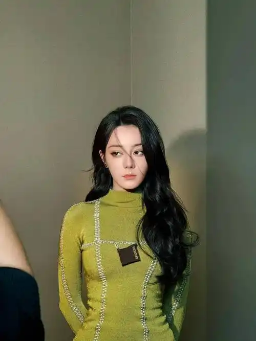 迪丽热巴高定首穿,2024春夏高定 , 内娱首穿!_时尚_内地_影响力