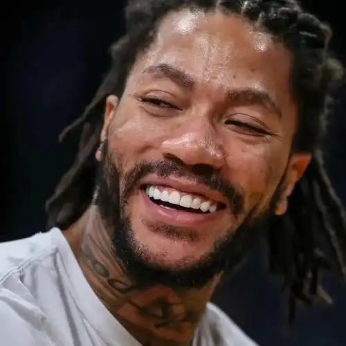 寸头守家乡,脏辫战四方 - 她说罗斯姓罗 - 图虫