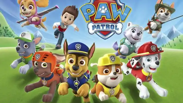 汪汪队玩具故事:天天在厨房做饭,小砾热心来帮忙