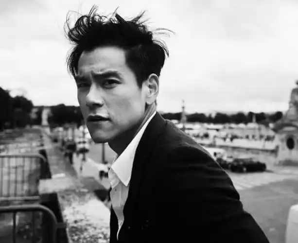 彭于晏要跌下神坛晒照片不顾忌形象被吐槽像鲁智深