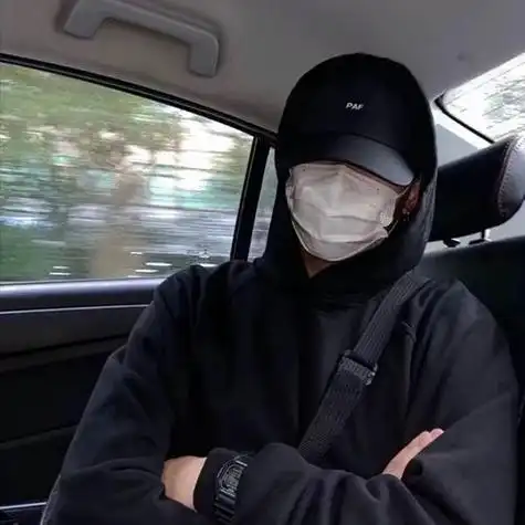 高清超酷的男生头像成熟稳重高级感图片