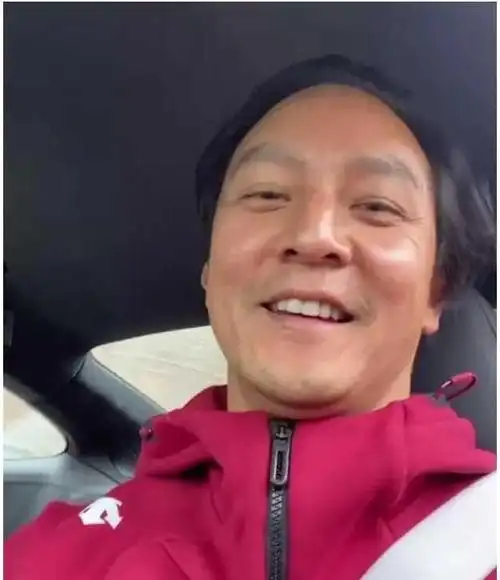 头发少对颜值伤害有多大邓超45岁像大爷阮经天留长发才显年轻