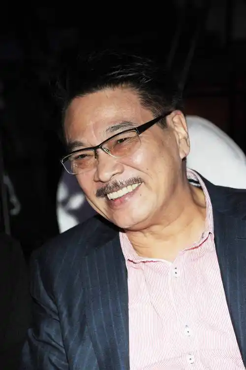 郭帆发文悼念吴孟达去世三周年:"想念您"_香港_社交_地球