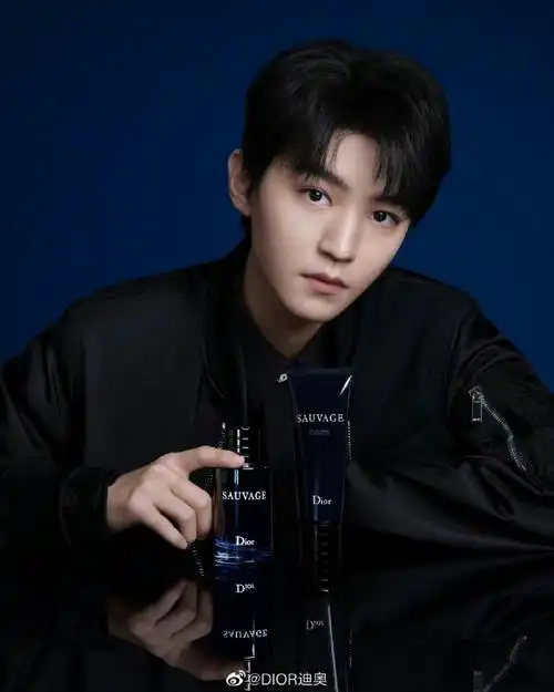 22岁的王俊凯,真有你的91这一组图也太绝了吧,满屏的荷尔蒙谁能受得