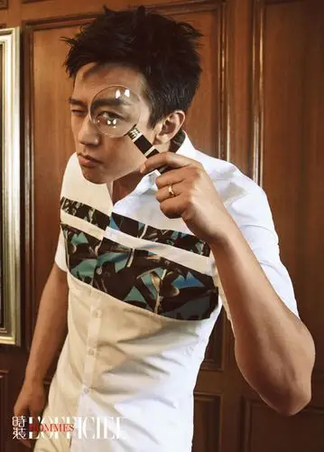 邓超全新时尚写真曝光 百变造型信手拈来