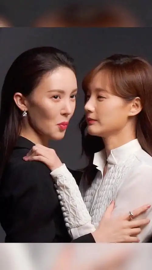 这组写真,拍得金晨现场直说:心痒痒……#金晨 #李一桐 #金晨李一桐