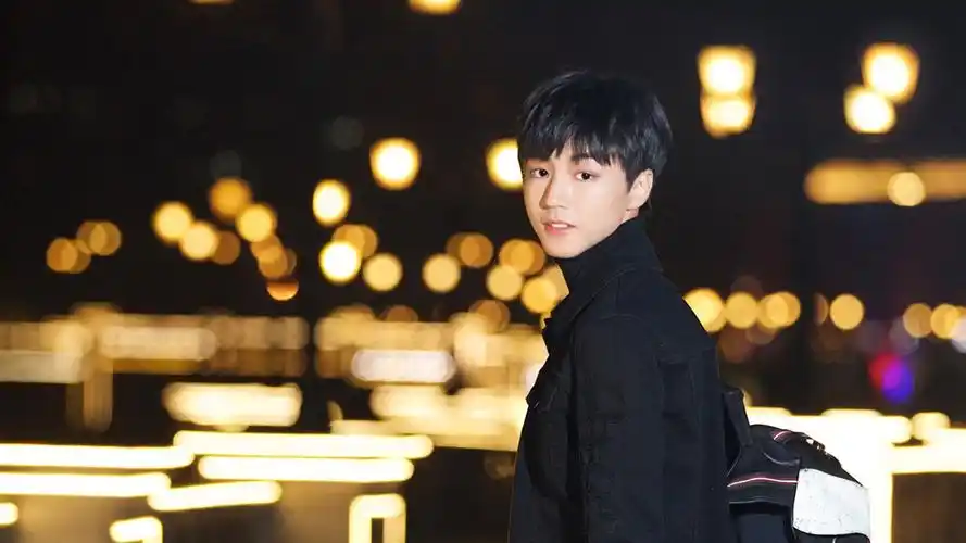 王俊凯明星风尚壁纸11