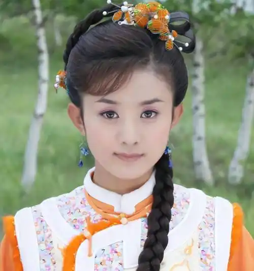 演员赵丽颖:曾被导演说像猪嘴,如今逆袭成实力顶流,她有多励志_小时候