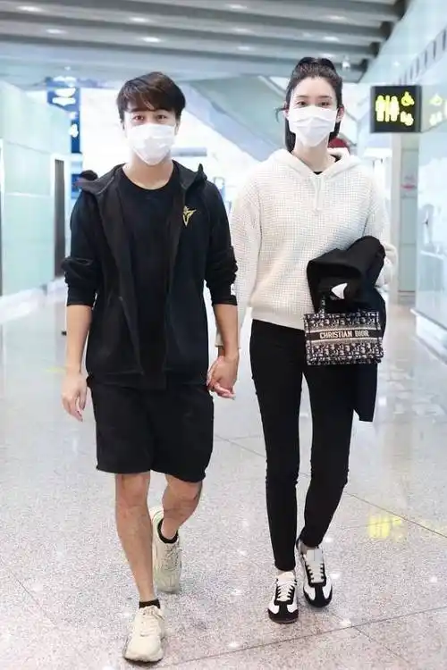 奚梦瑶和老公恩爱出行,时尚的搭配太抢镜,大长腿真惹眼_毛衣_效果