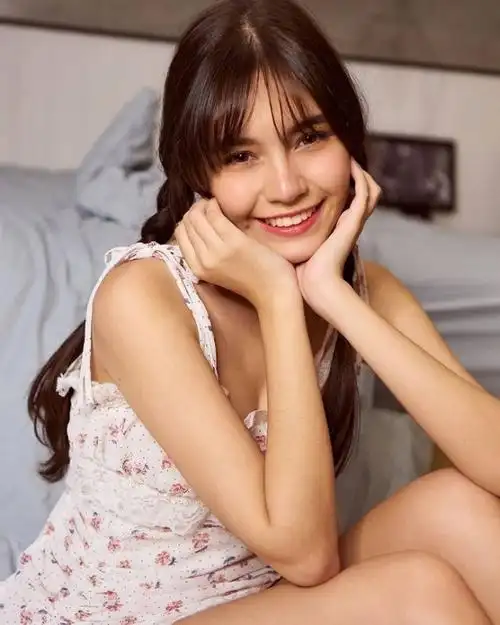 纯与欲完美融合混血正妹bella无辜的眼睛太诱人