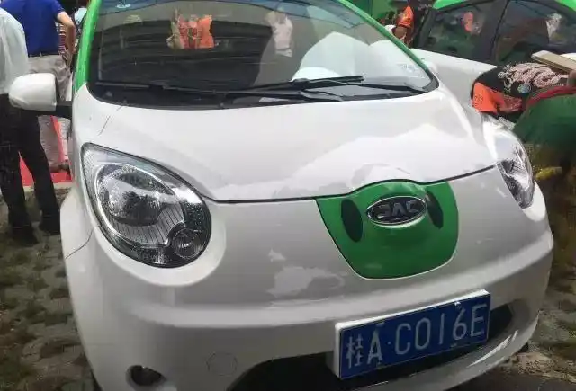 南宁新入驻一批共享汽车不用押金10块钱就可以开走